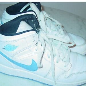 Nike Air Jordans 1Mid